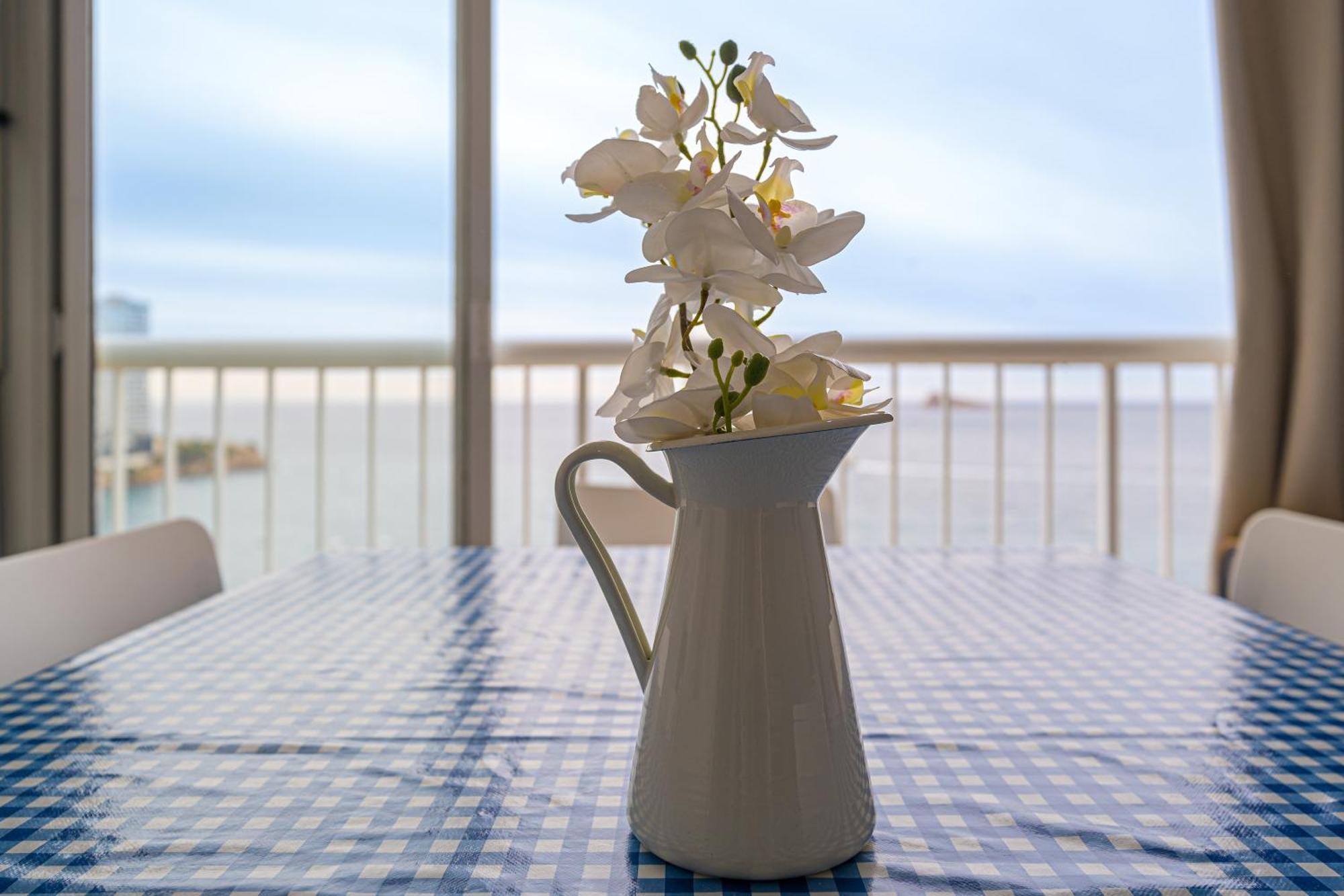 Apartamento Avenida Madrid Benidorm Bagian luar foto